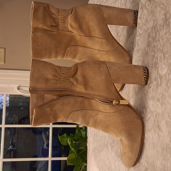 Michael Kors Dolores Suede Chain Block Heel Booties Beige Women 9.5 - Picture 3 of 8